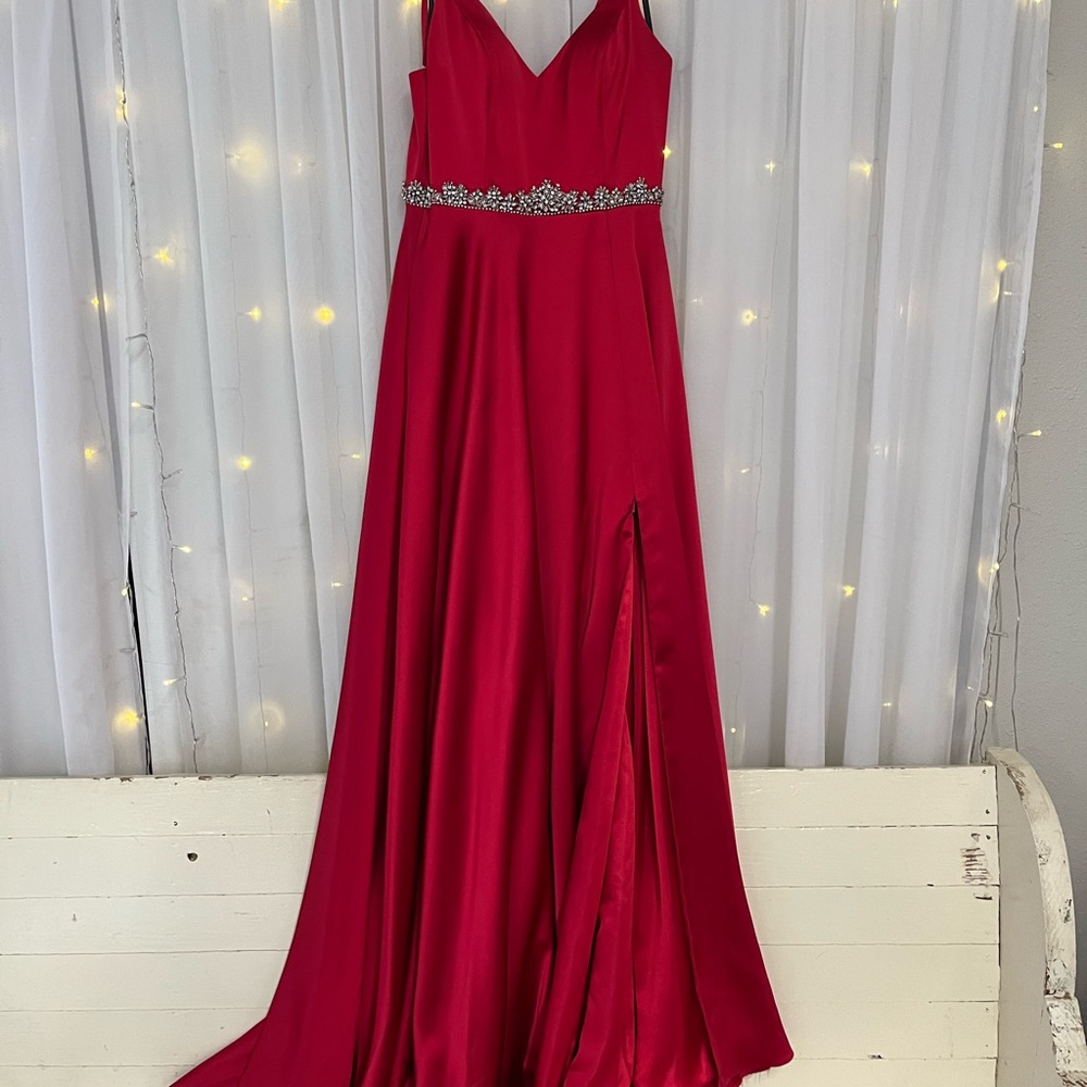 Red Sleeveless V-Neck Slit Maxi Dress